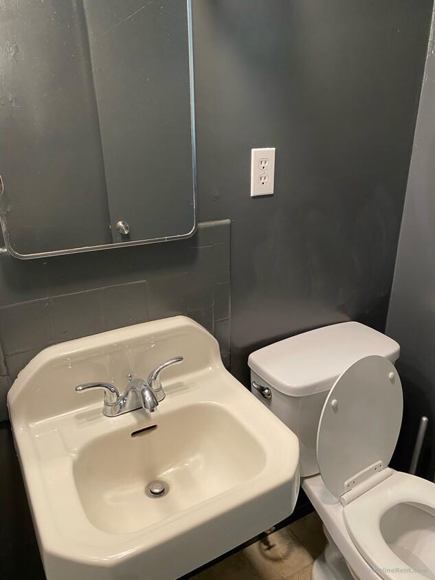Spacious 2nd Floor Apartment at the Alpine Mall