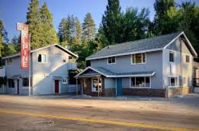 Alpine Mall – Shopping & Dining in Crestline